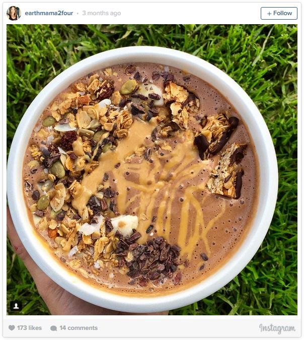 chocolate peanut butter smoothie bowl